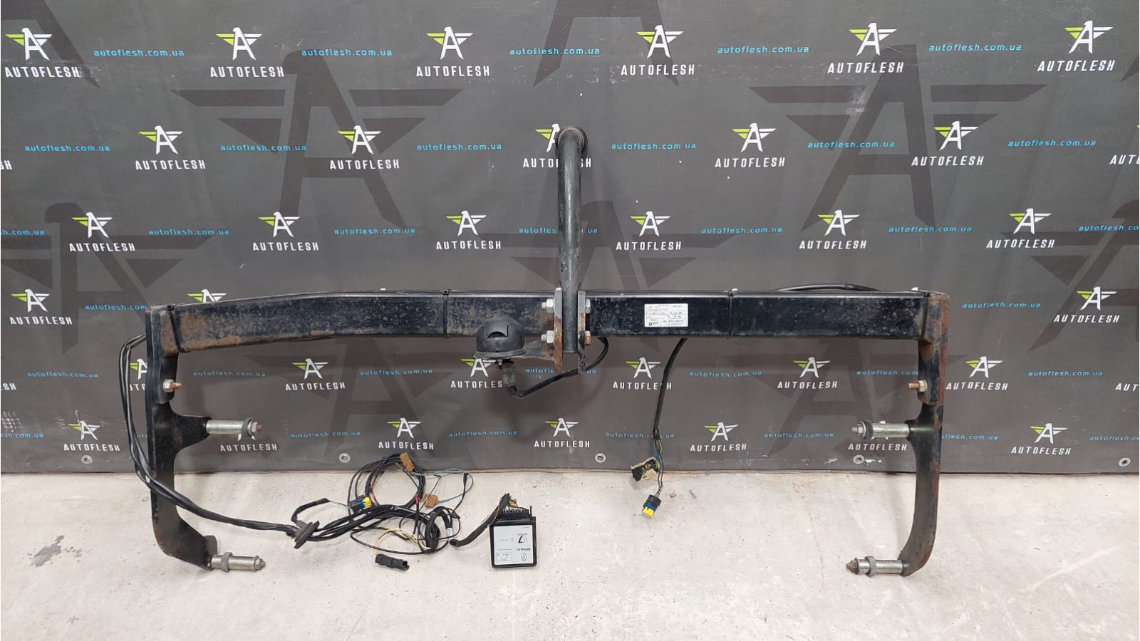 Фаркоп в сборе A50X, 8201199978, 8201314660 Renault Fluence бу Фаркоп в сборе A50X, 8201199978, 8201314660 Renault Fluence бу